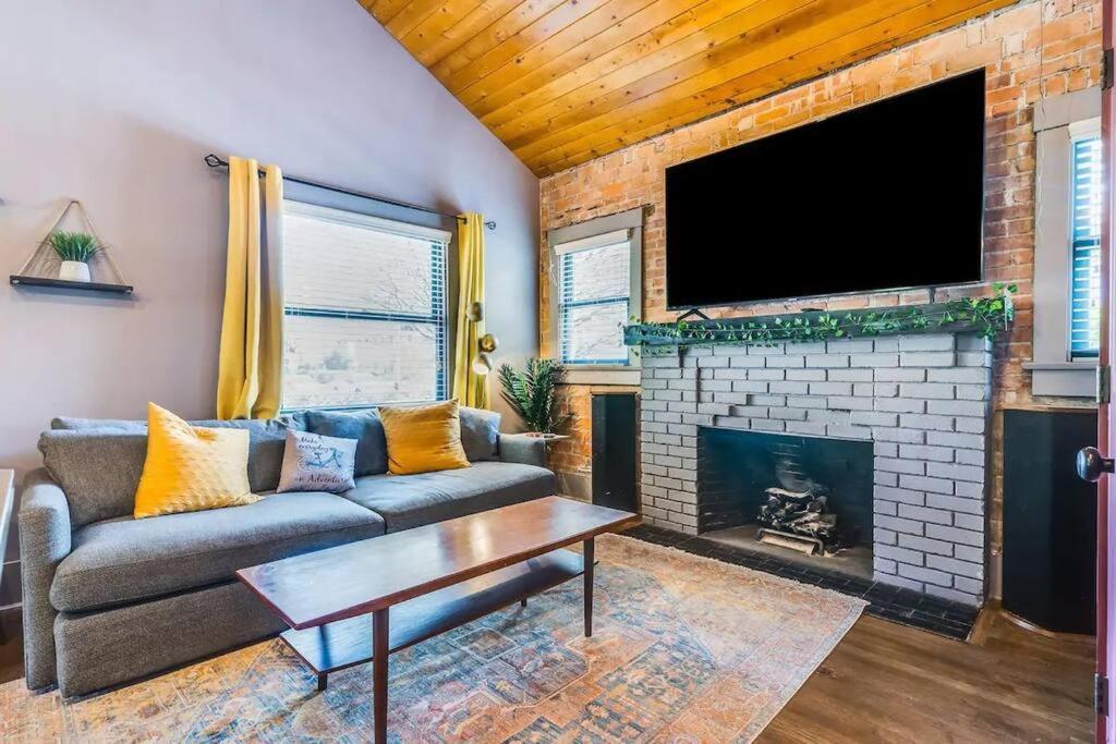 2Br Home W Parking Downtown Charm In Full Bloom! Tucson Esterno foto