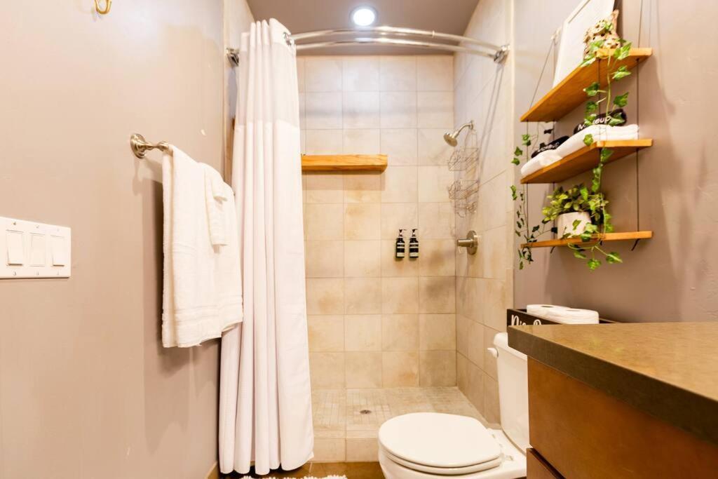 2Br Home W Parking Downtown Charm In Full Bloom! Tucson Esterno foto