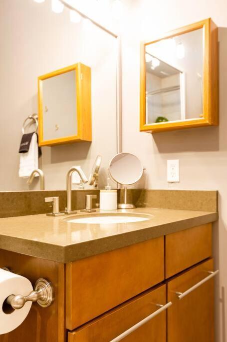 2Br Home W Parking Downtown Charm In Full Bloom! Tucson Esterno foto