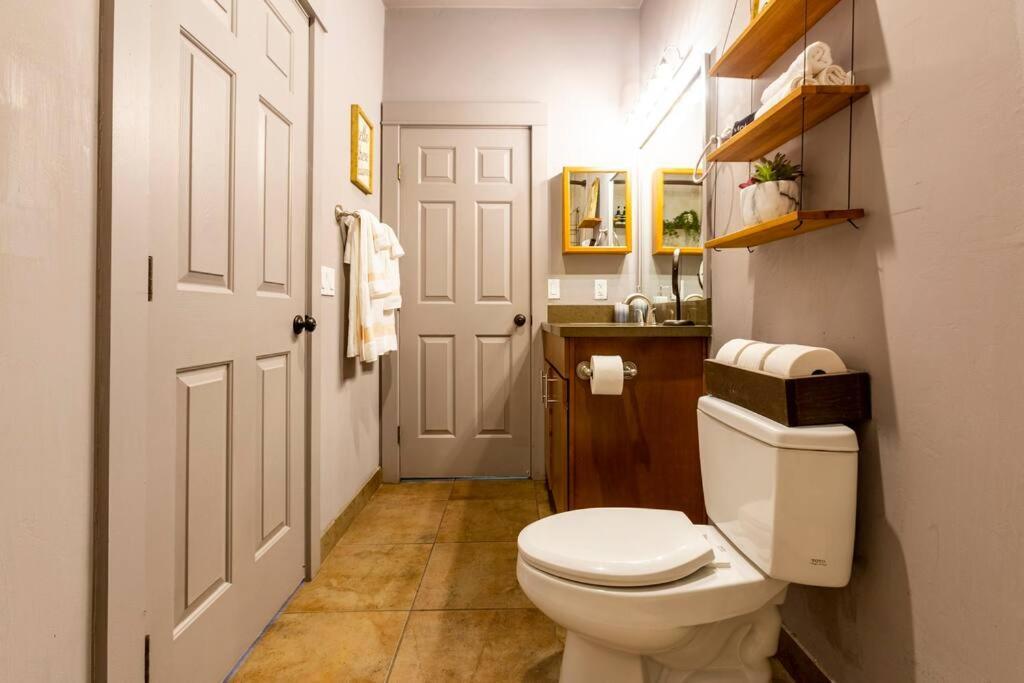 2Br Home W Parking Downtown Charm In Full Bloom! Tucson Esterno foto